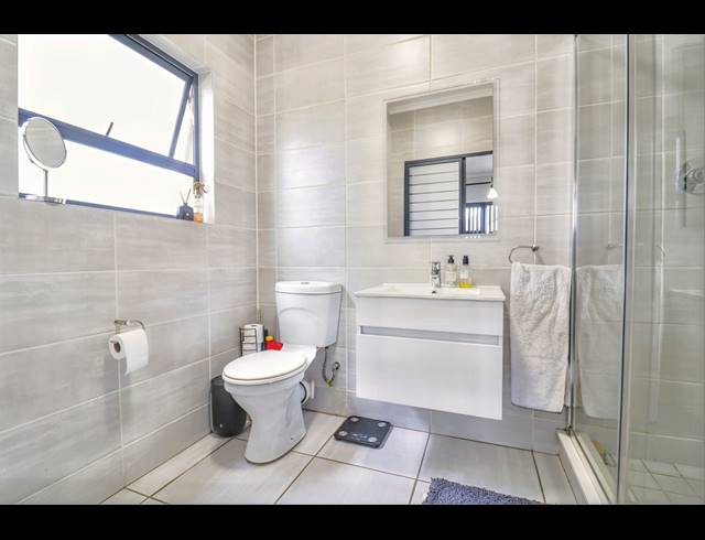 2 BEDROOM APARTMENT FOR SALE IN WATERFALL